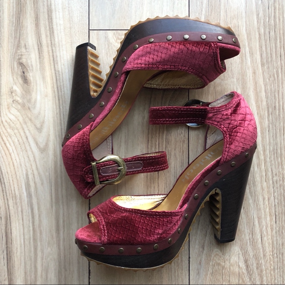 DaniBlack Brick-Red Platform Heels Size 8